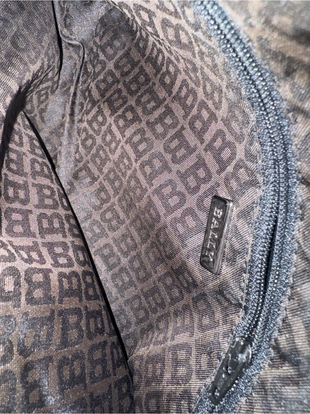 Bally Black Quilted Pouch with dust bag. - Picture 4 of 4